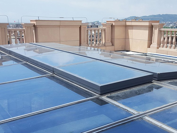 電動采光排煙天窗